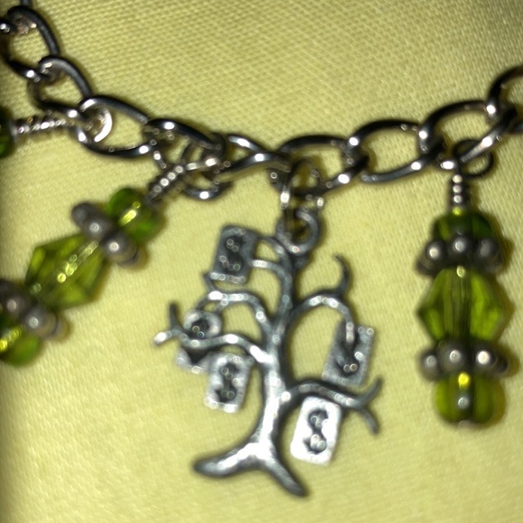 BORN TO SHOP charm bracelet ST w/24 gr. beads IN 8 stacks, 5 charms $21 - Picture 2 of 7